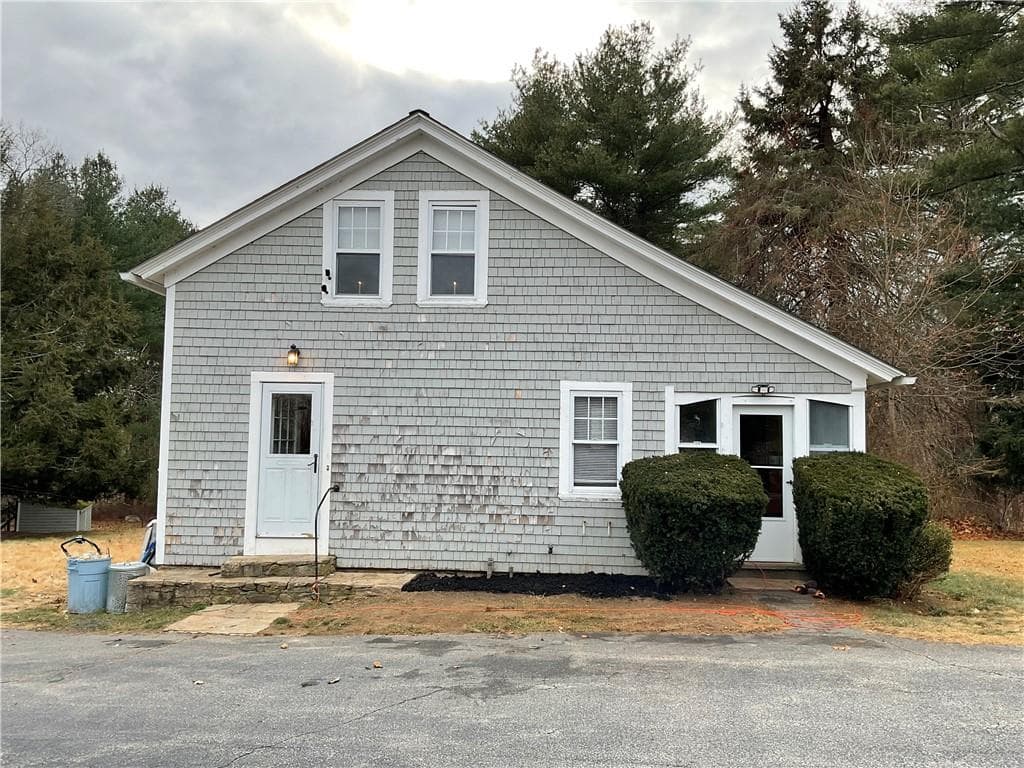 Multi Family at 922 924 Plainfield Pike, Scituate, photo 3 of 22