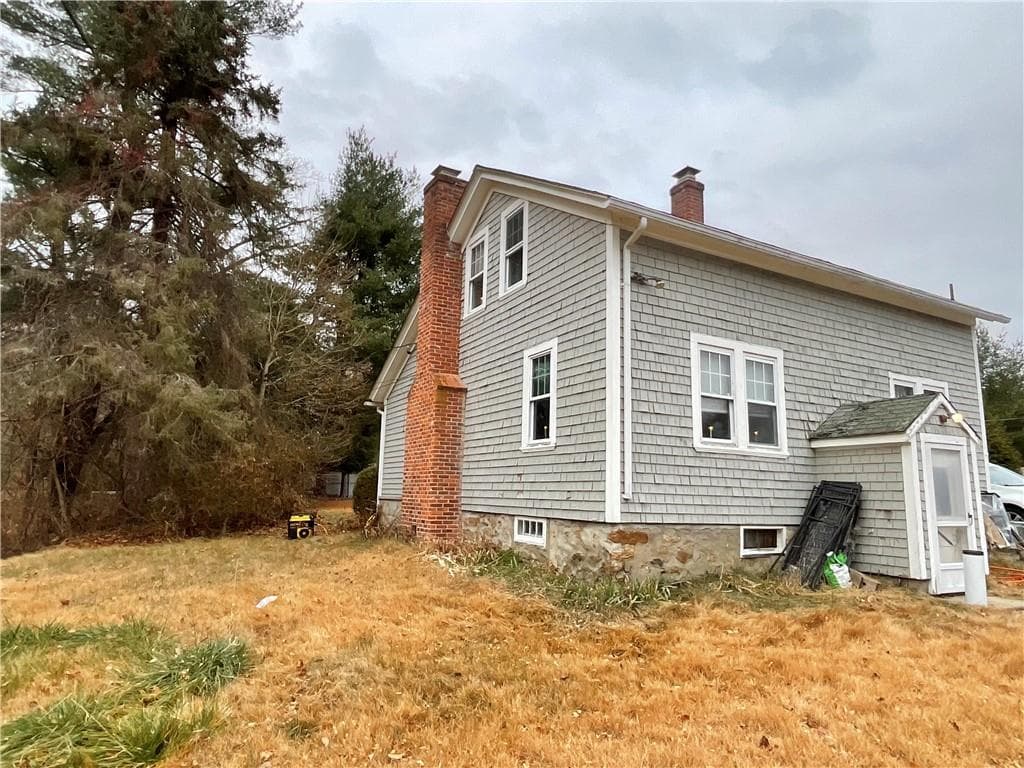 Multi Family at 922 924 Plainfield Pike, Scituate, photo 10 of 22