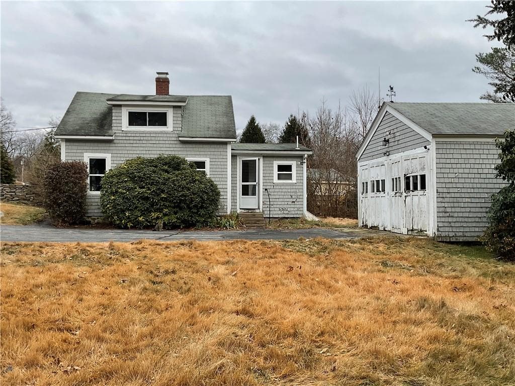 Multi Family at 922 924 Plainfield Pike, Scituate, photo 4 of 22