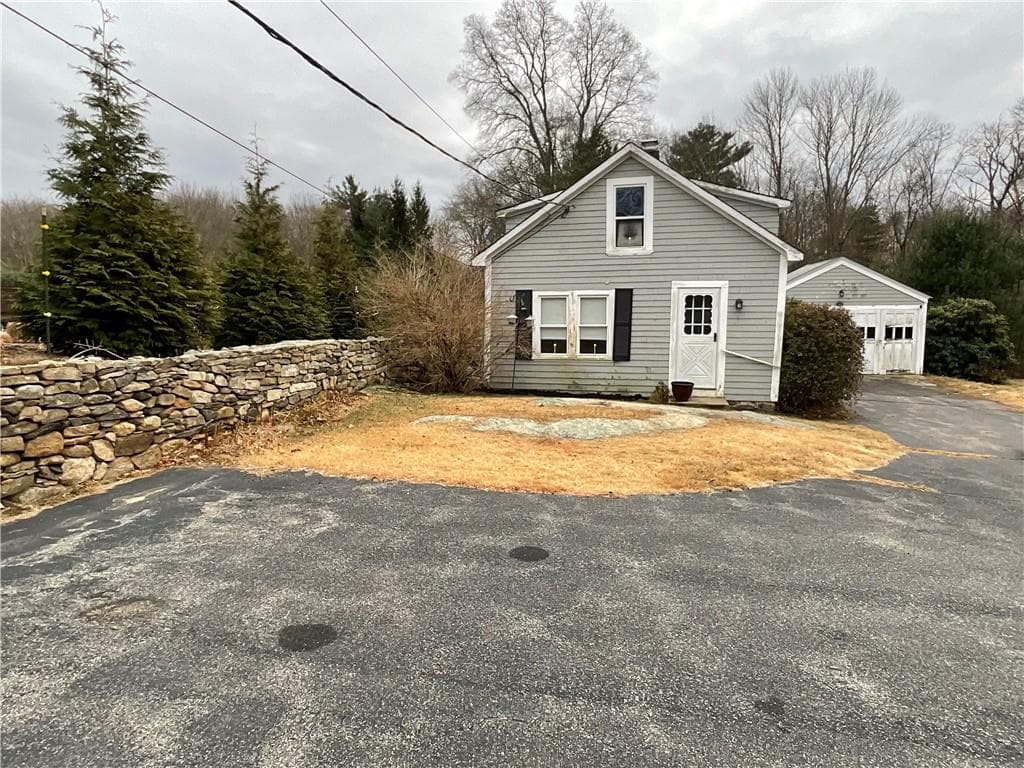 Multi Family at 922 924 Plainfield Pike, Scituate, photo 8 of 22