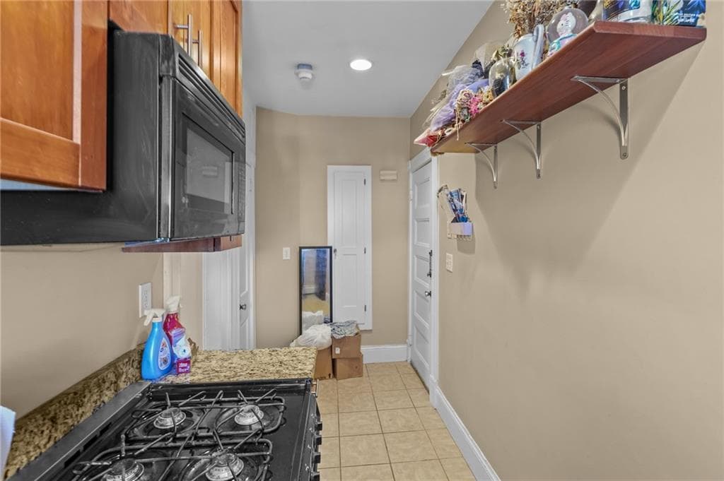 118 Arnold Avenue photo 10