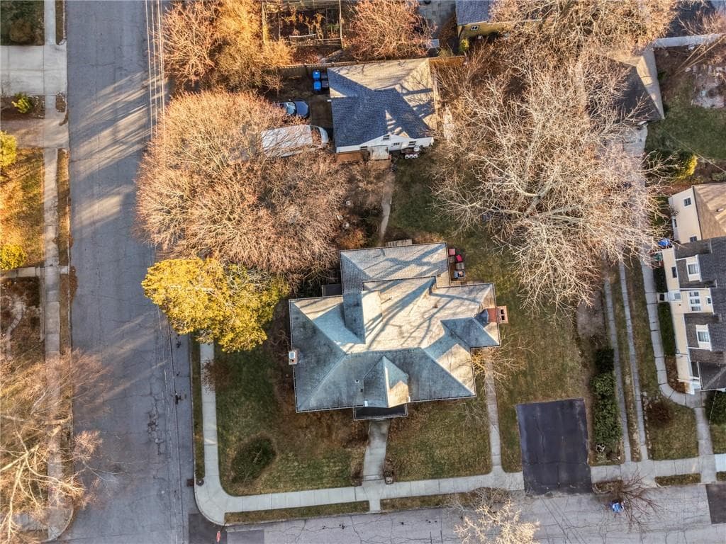 118 Arnold Avenue photo 4