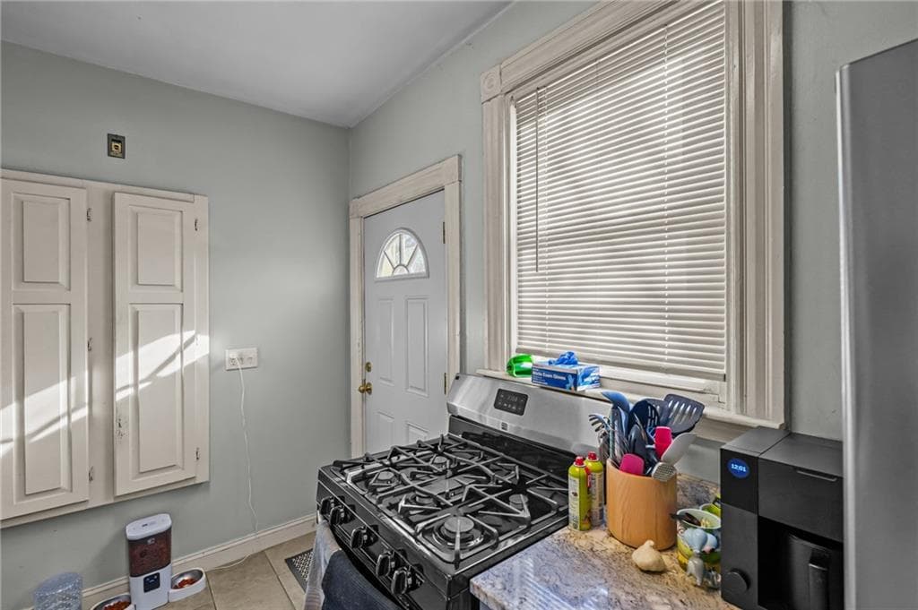 118 Arnold Avenue photo 8