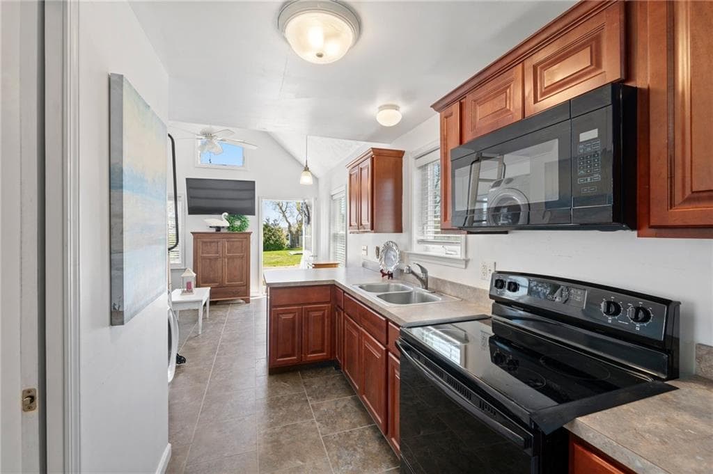 Single Family Residence at 64 46 Burnside Avenue, Narragansett, photo 12 of 26