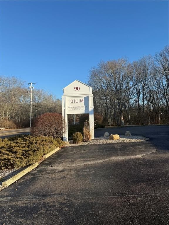 82 92 Airport Road photo 3