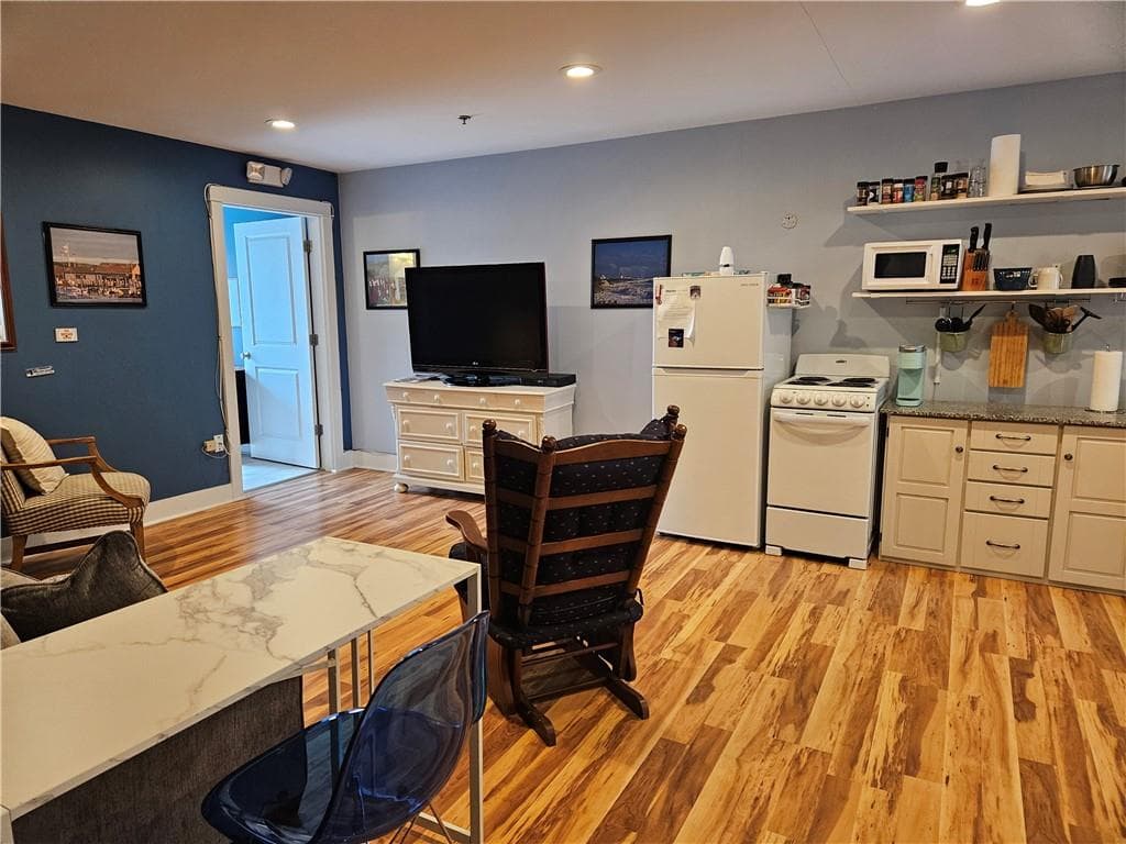 Commercial at 236 Sand Hill Cove Road, Narragansett, photo 2 of 13