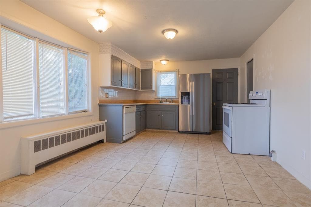Single Family Residence at 7 Belvedere Street, Johnston, photo 7 of 16