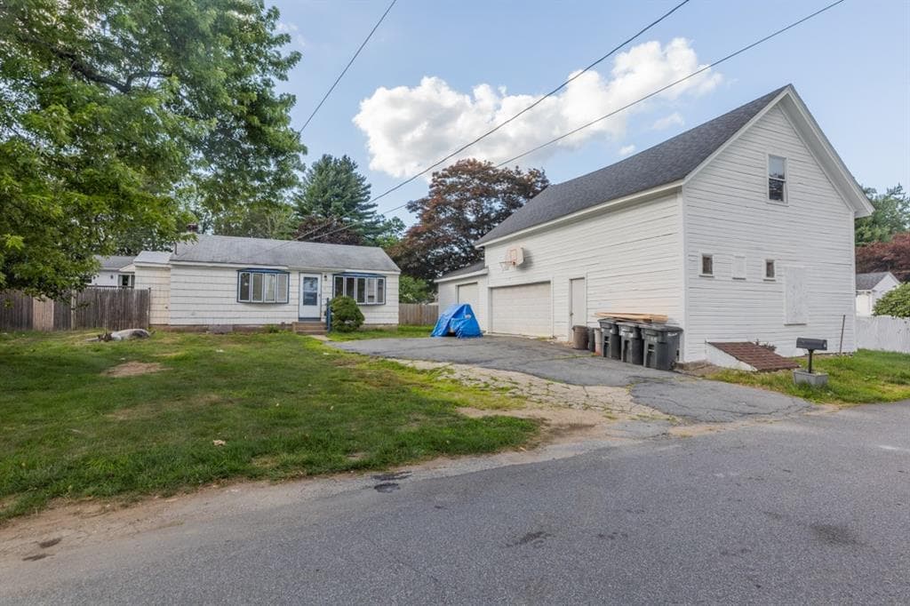 Single Family Residence at 7 Belvedere Street, Johnston, photo 4 of 16