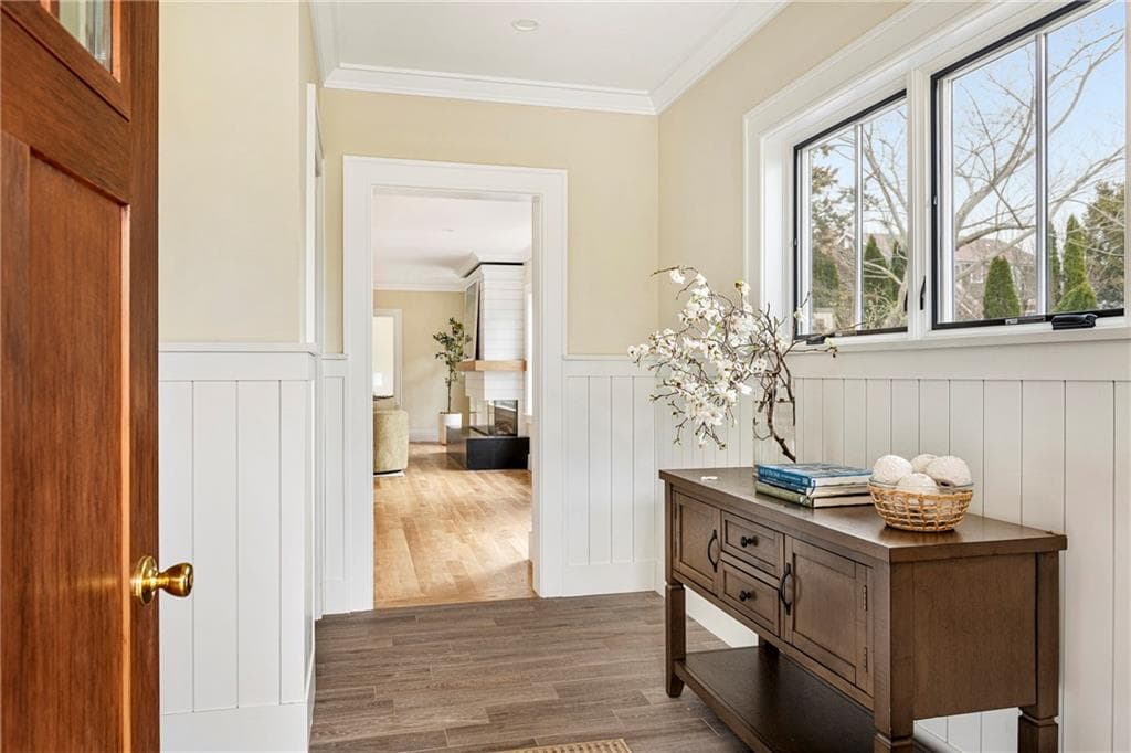 Single Family Residence at 118 Newport Avenue, Middletown, photo 5 of 40