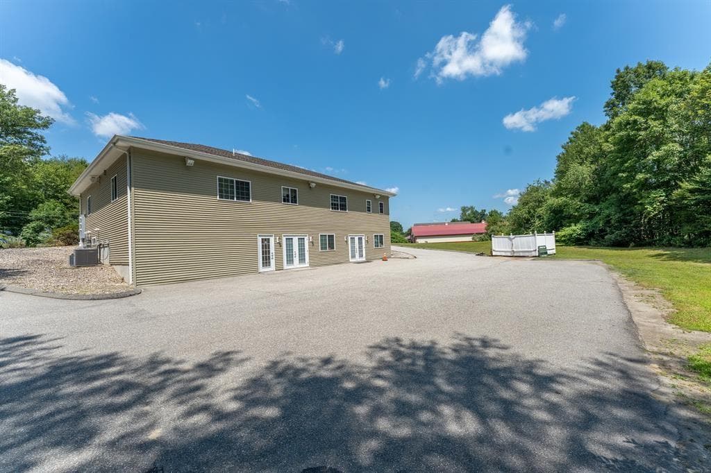 Commercial at 20 Knollwood Drive, Canterbury, photo 7 of 16
