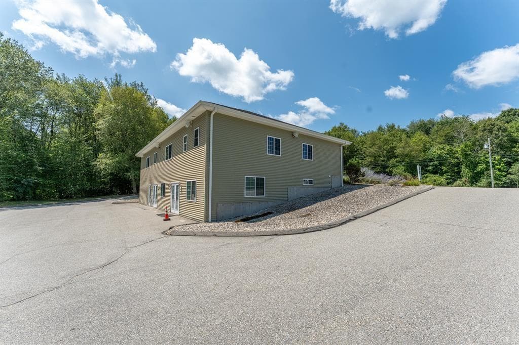 Commercial at 20 Knollwood Drive, Canterbury, photo 5 of 16
