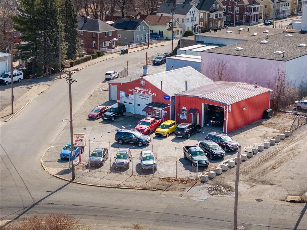 620 Pond Street photo 12