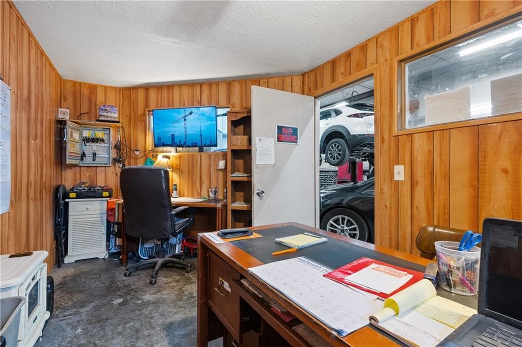620 Pond Street photo 14
