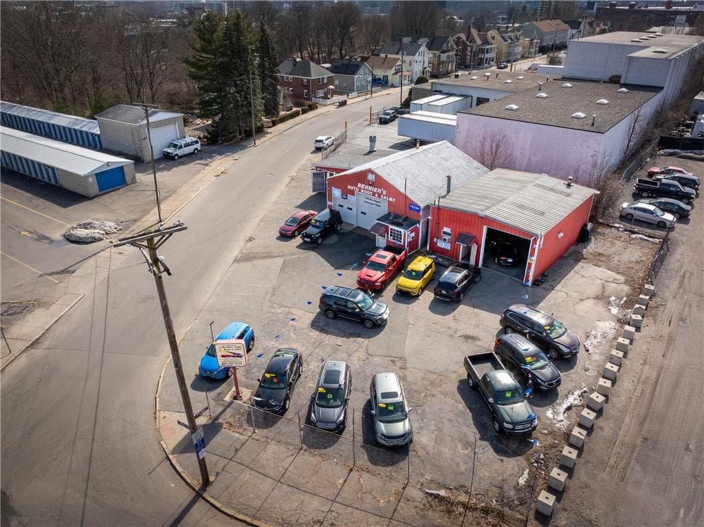 620 Pond Street photo 8