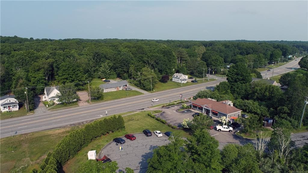 Commercial at 414 Liberty Street, Stonington, photo 3 of 8