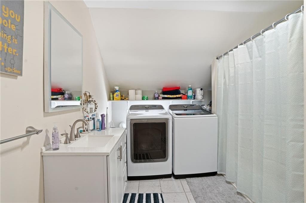 Multi Family at 20 22 Mount Pleasant View Avenue, Cumberland, photo 11 of 19