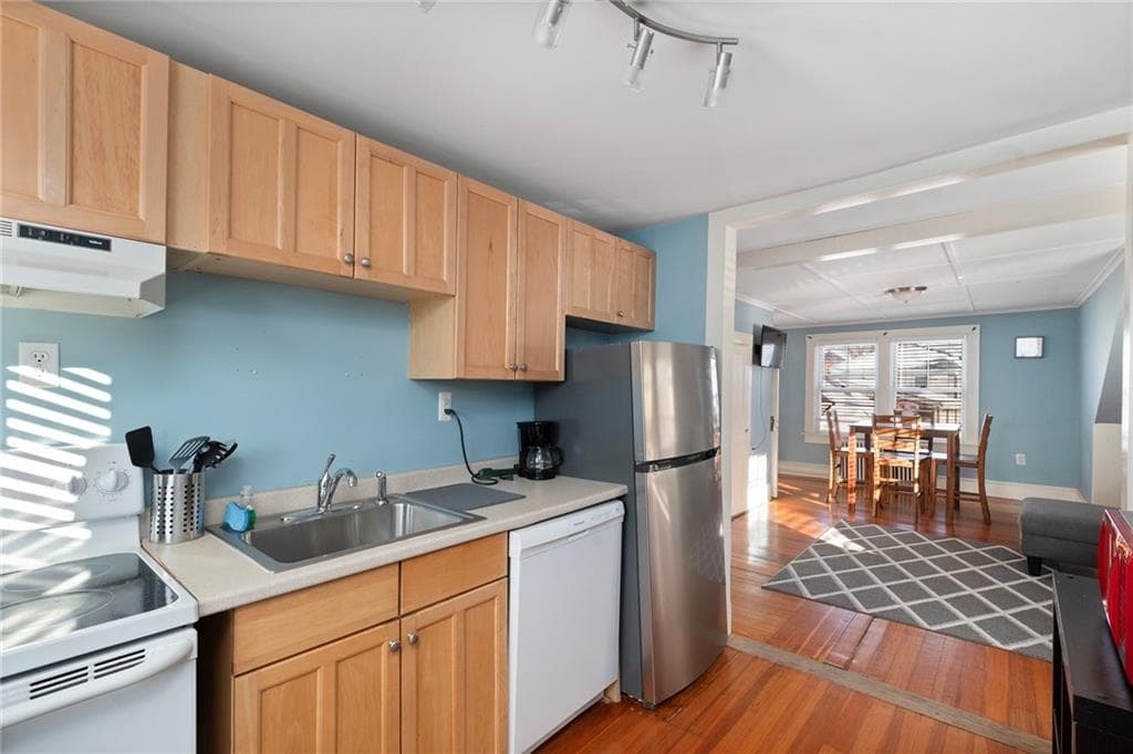 21 Spring Street UNIT 3 photo 3