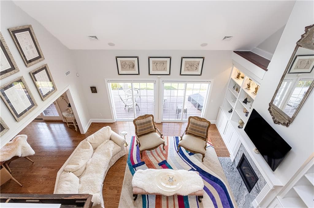 Single Family Residence at 44 Wimbledon Circle, Portsmouth, photo 27 of 35