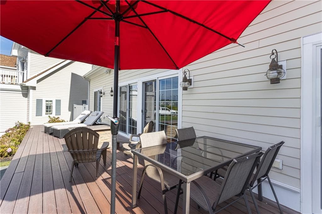 Single Family Residence at 44 Wimbledon Circle, Portsmouth, photo 34 of 35