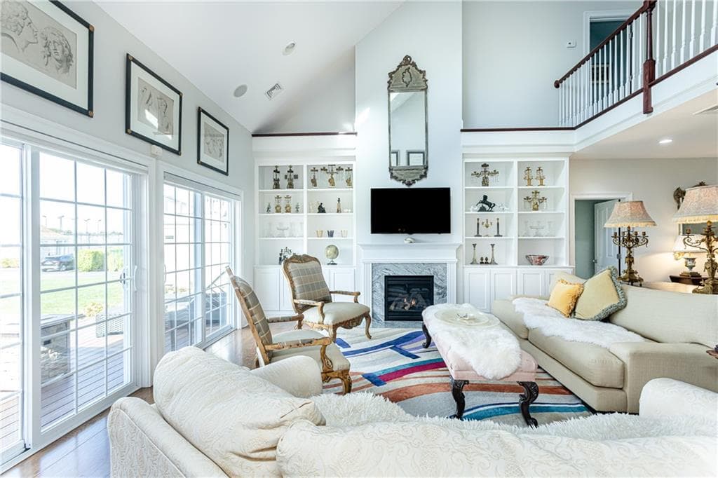 Single Family Residence at 44 Wimbledon Circle, Portsmouth, photo 15 of 35