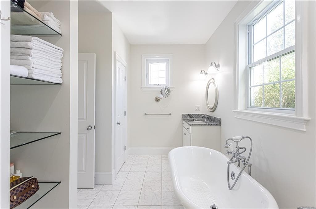 Single Family Residence at 44 Wimbledon Circle, Portsmouth, photo 25 of 35