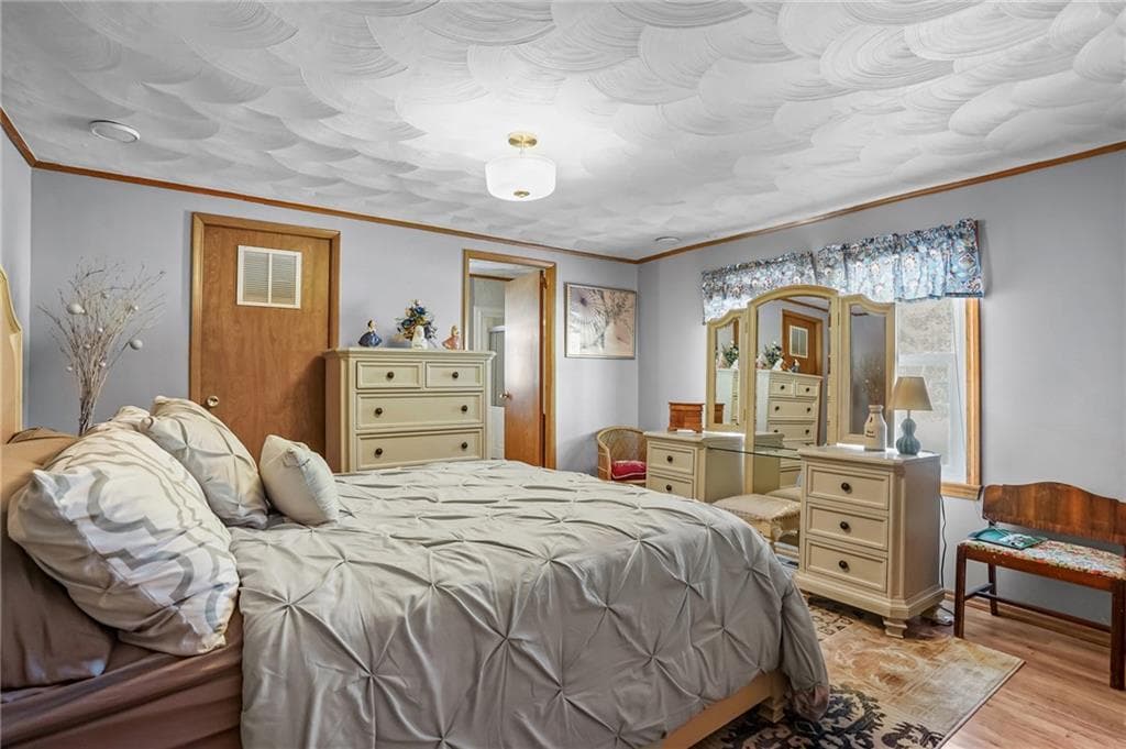 4 Leisure Way photo 6