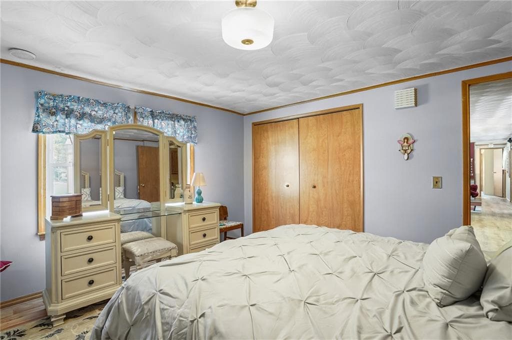 4 Leisure Way photo 12
