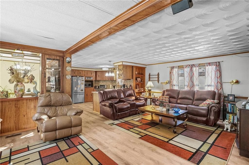 4 Leisure Way photo 10