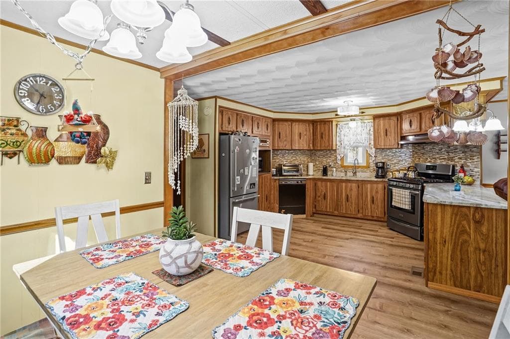 4 Leisure Way photo 11