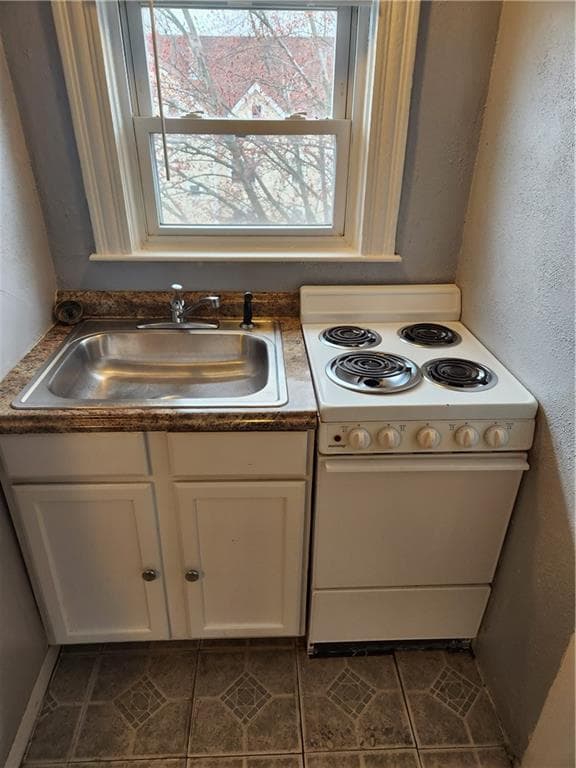 Multi Family at 346 Carrington Avenue, Woonsocket, photo 19 of 45