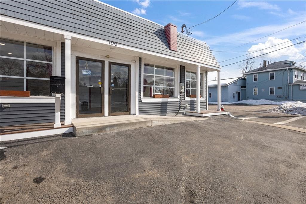 1692 Warwick Avenue photo 2