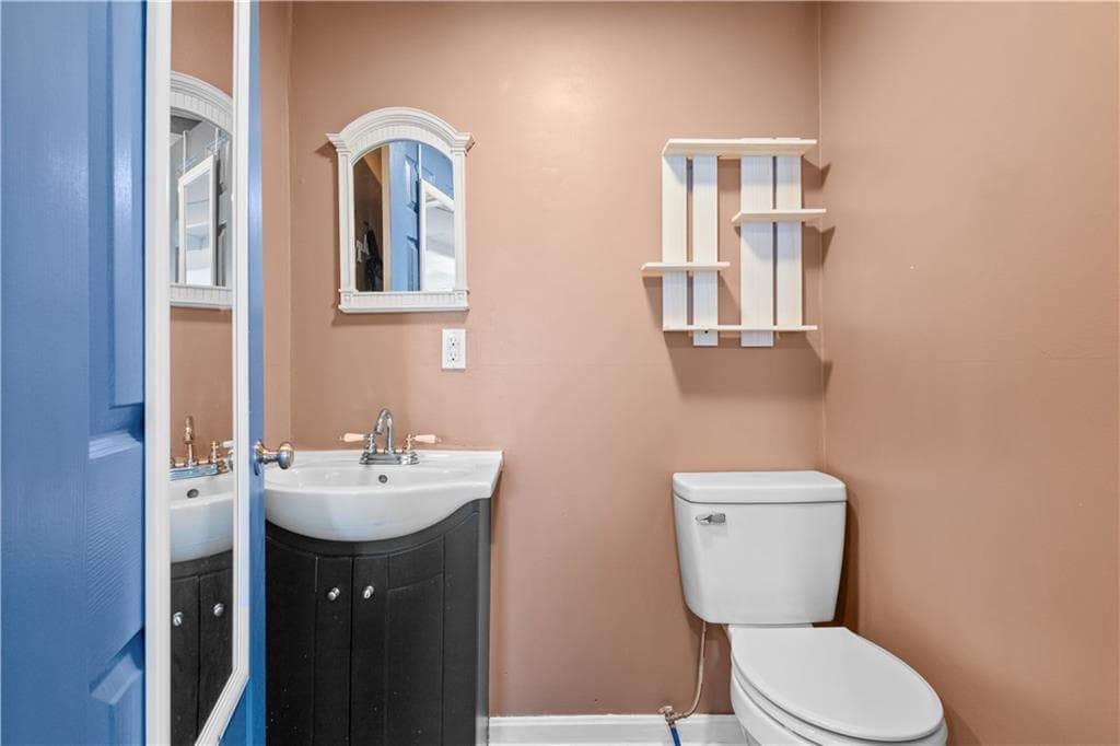 1692 Warwick Avenue photo 22