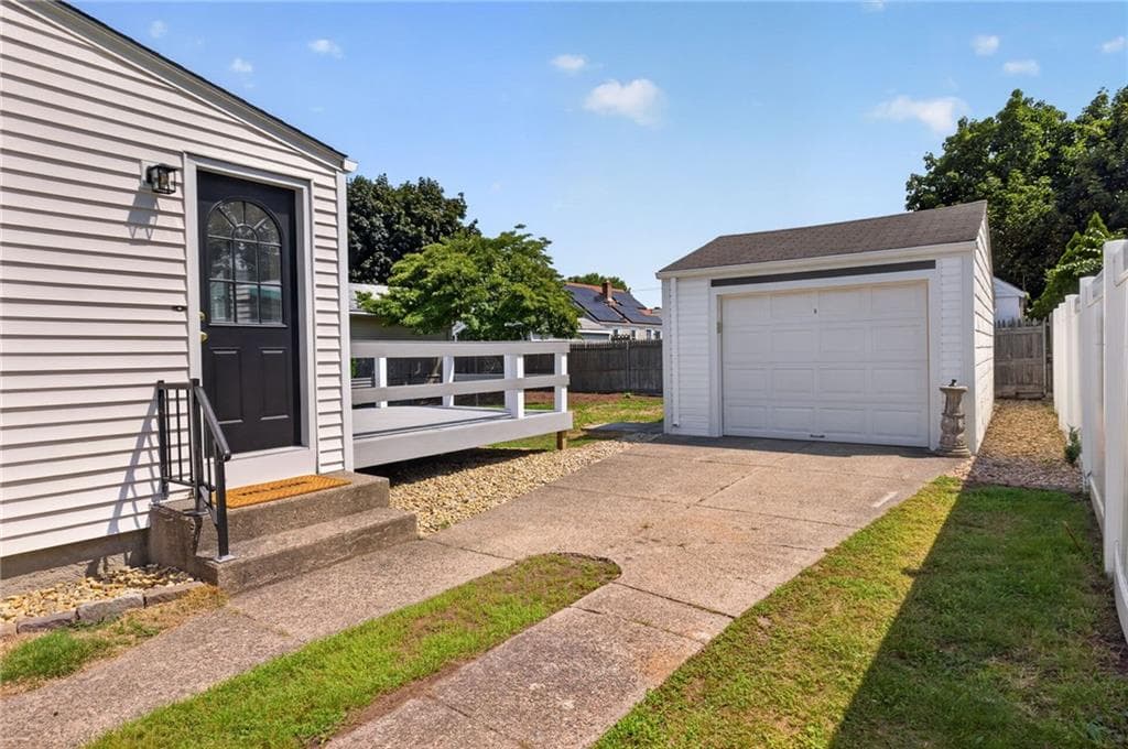 122 Dewey Avenue photo 5