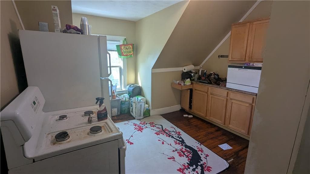 15 17 Emmett Street photo 27