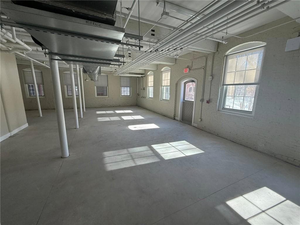 5 Island Place photo 2