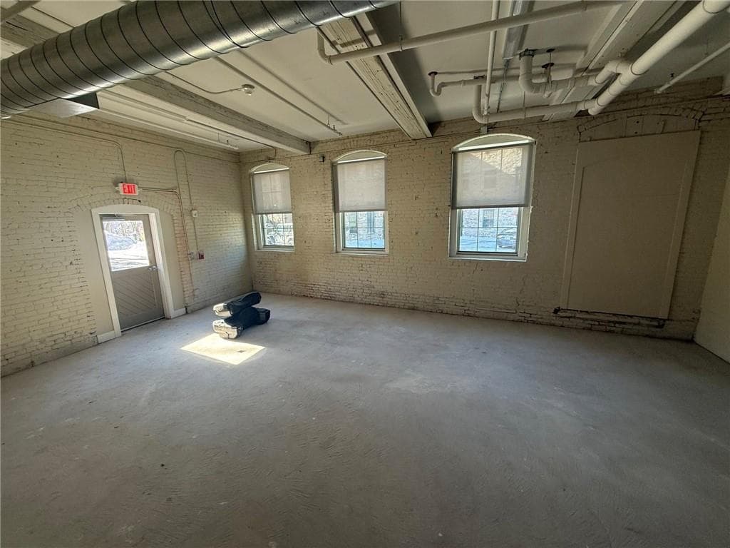 5 Island Place photo 3