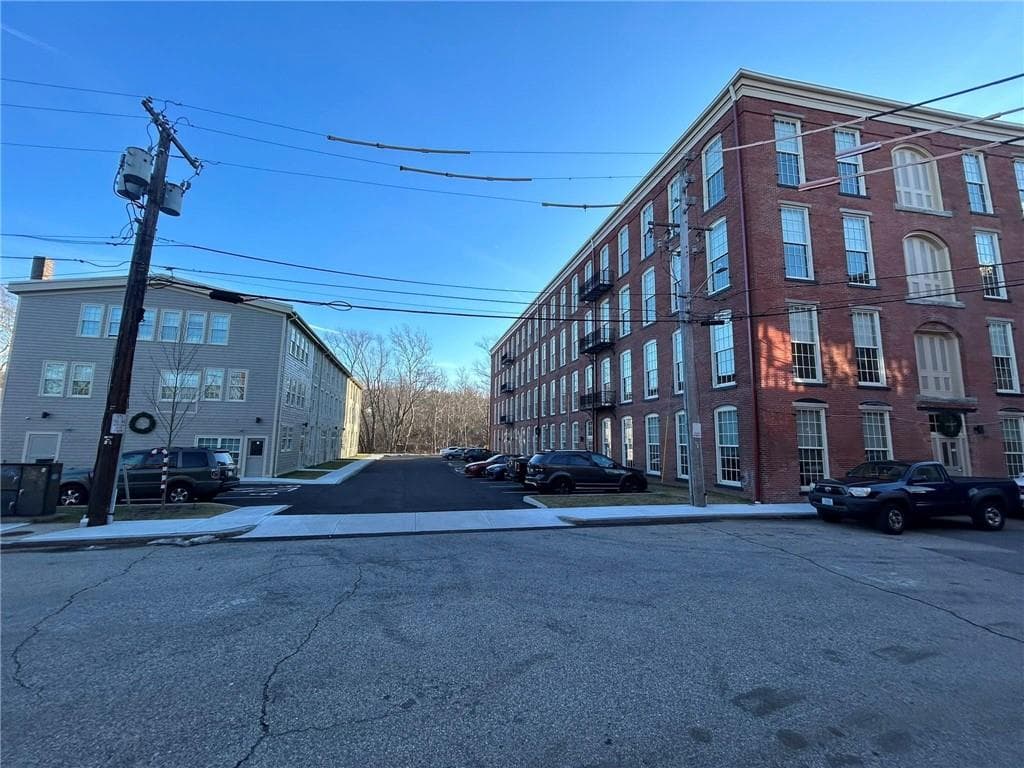 5 Island Place photo 11