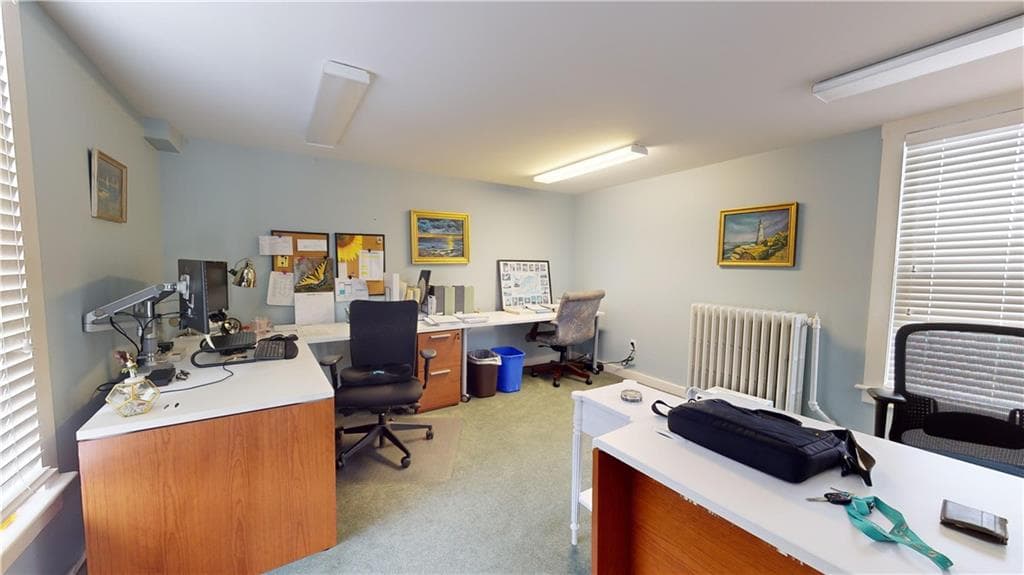 460 East Main Road photo 23