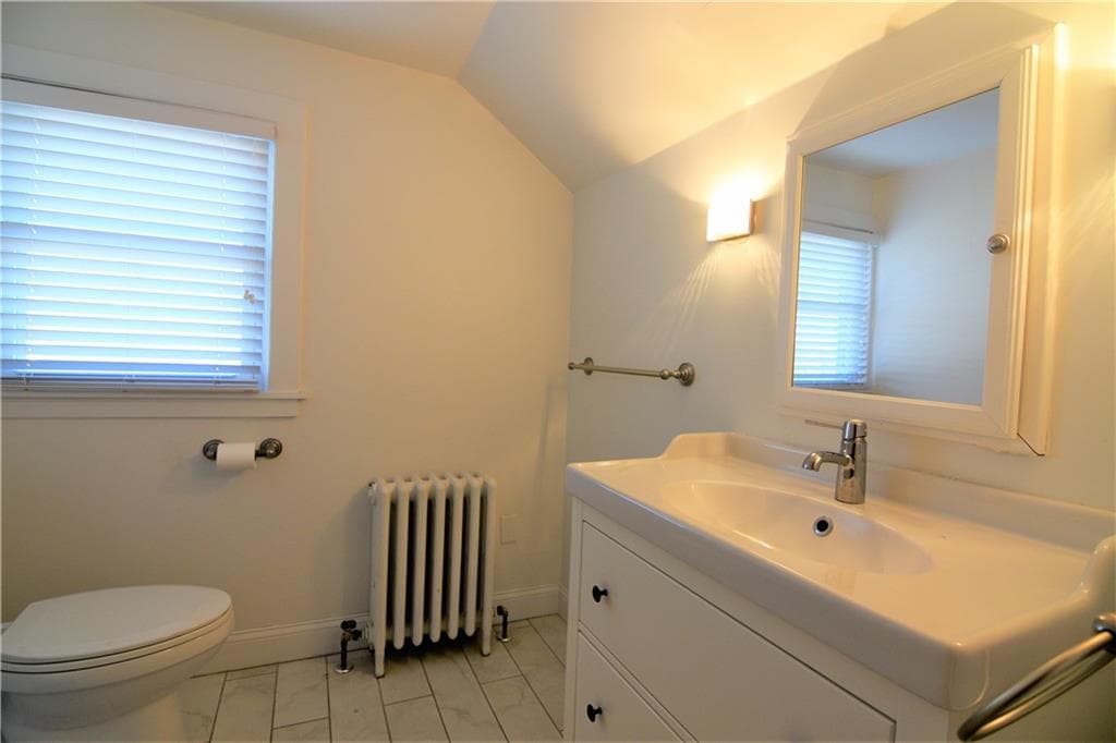 Commercial at 460 470 East Main Road, Middletown, photo 43 of 50