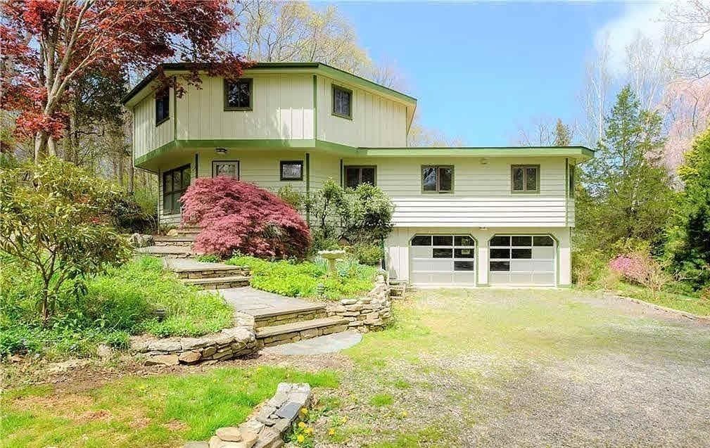 25 Coachman Pike