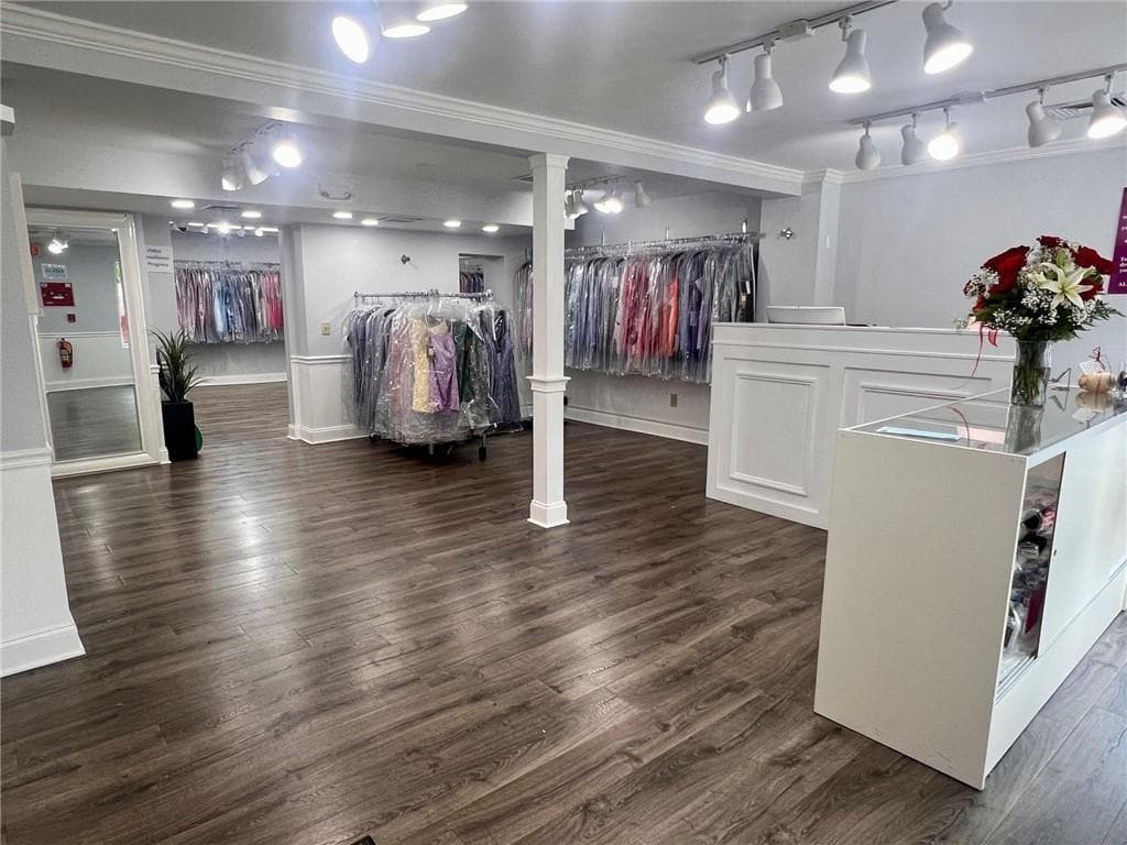 Commercial at 892 892 Oaklawn Avenue, Cranston, photo 6 of 21