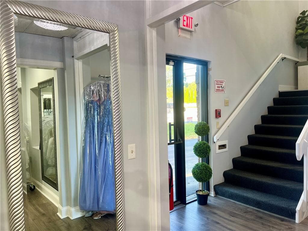 Commercial at 892 892 Oaklawn Avenue, Cranston, photo 13 of 21