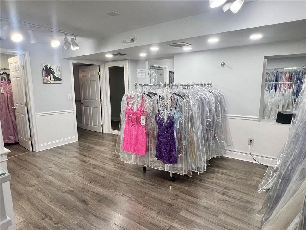 Commercial at 892 892 Oaklawn Avenue, Cranston, photo 7 of 21