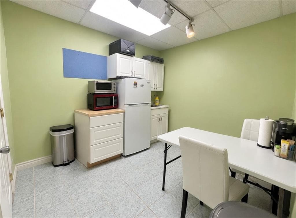 Commercial at 892 892 Oaklawn Avenue, Cranston, photo 11 of 21
