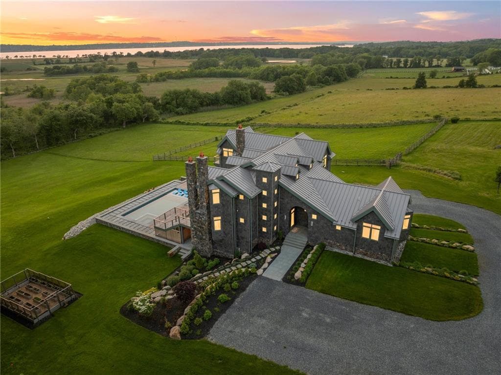 82 Nonquit Lane photo 19