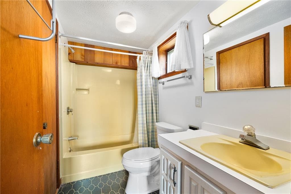 1035 Mohegan Trail photo 43