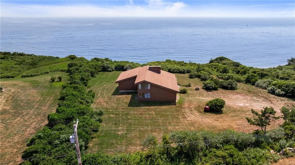 1035 Mohegan Trail photo 4