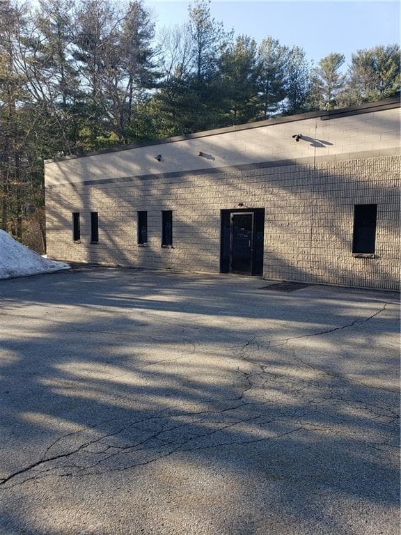 37 Lark Industrial Parkway UNIT M