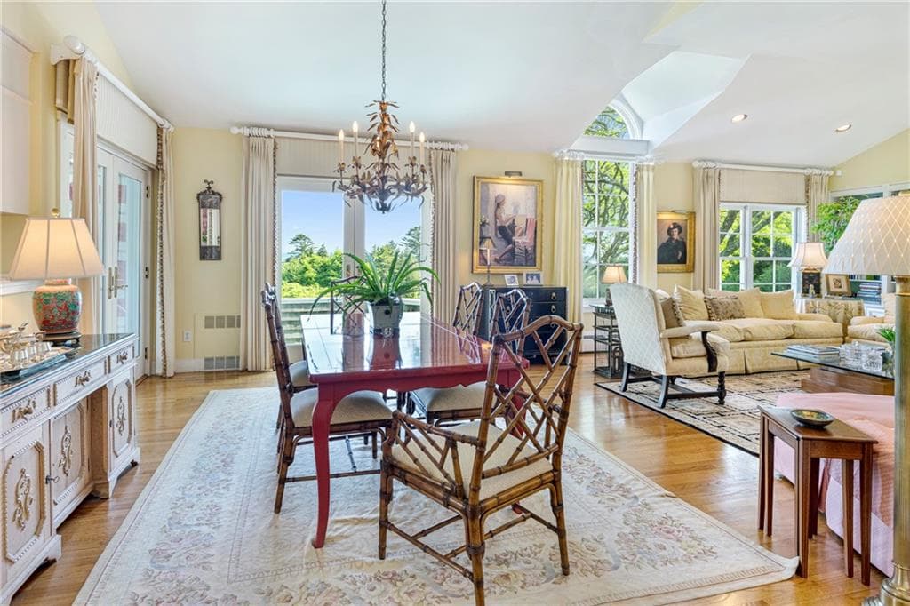 315 Ocean Avenue photo 18