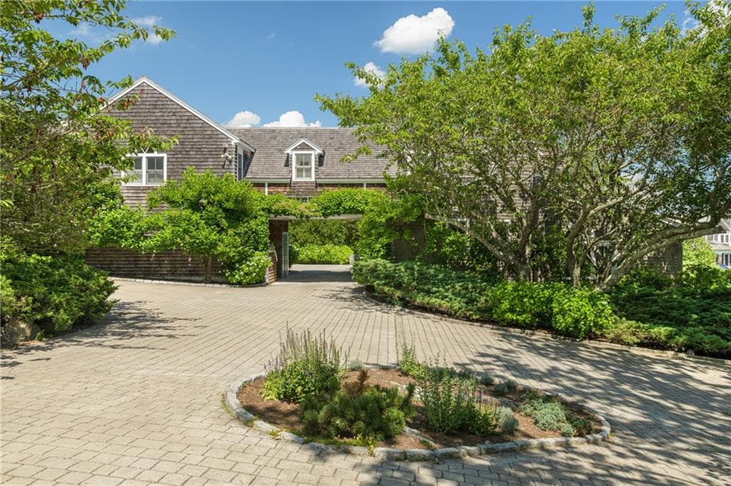 315 Ocean Avenue photo 11